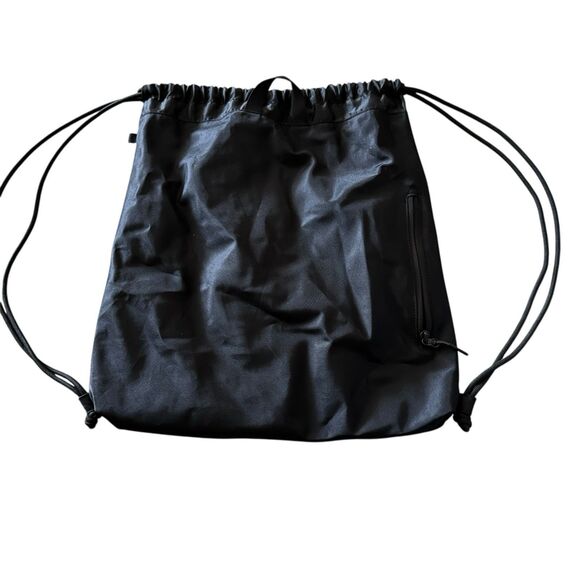 Lululemon Lightweight Gym Sack One Size Black Graphite Black 13 Liter main image 5